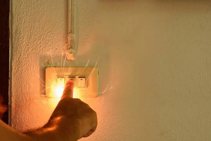 10 Signs You Need an Emergency Electrician Immediately